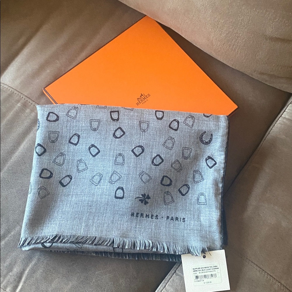 NWT Hermes Cashmere & Silk Scarf